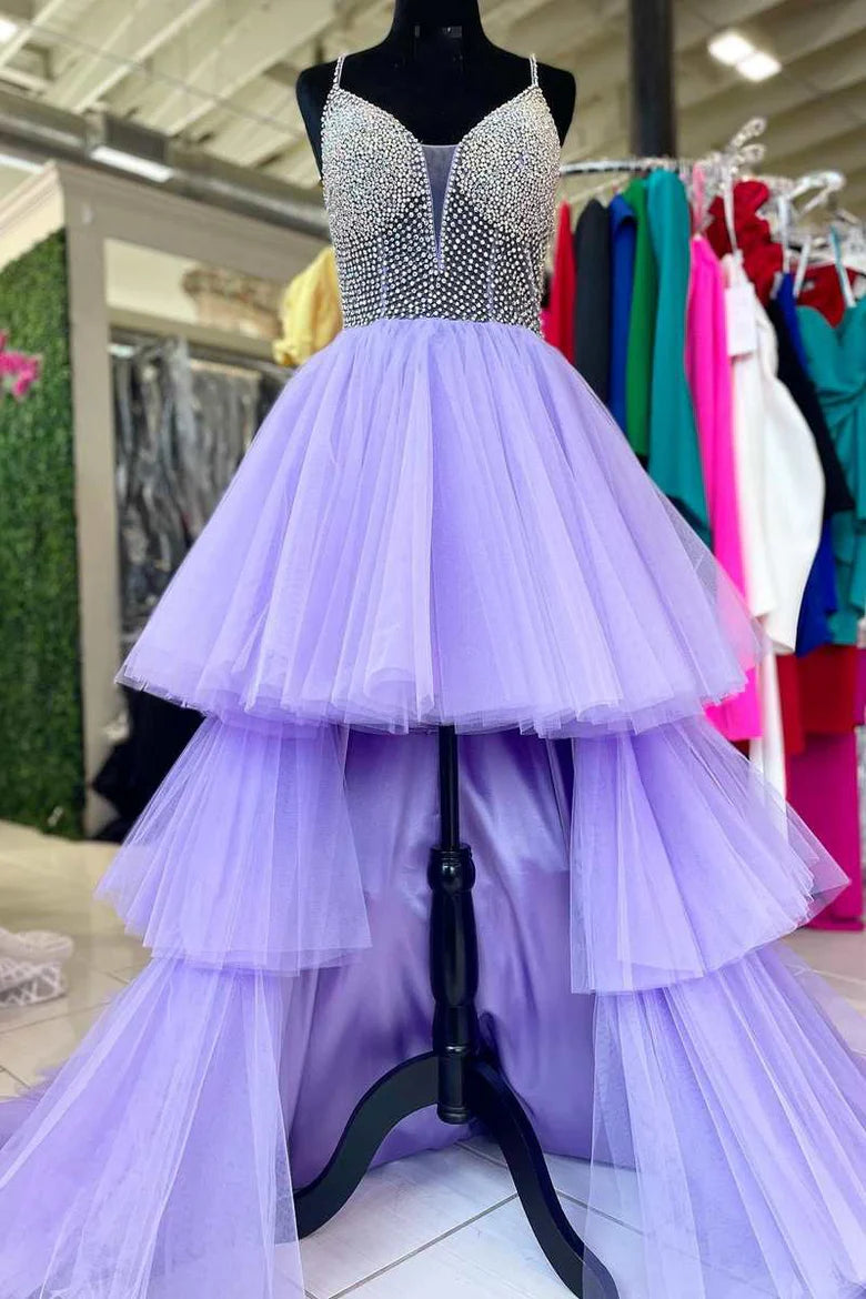 Vestido de fiesta con capas de cuentas de corte alto y bajo
